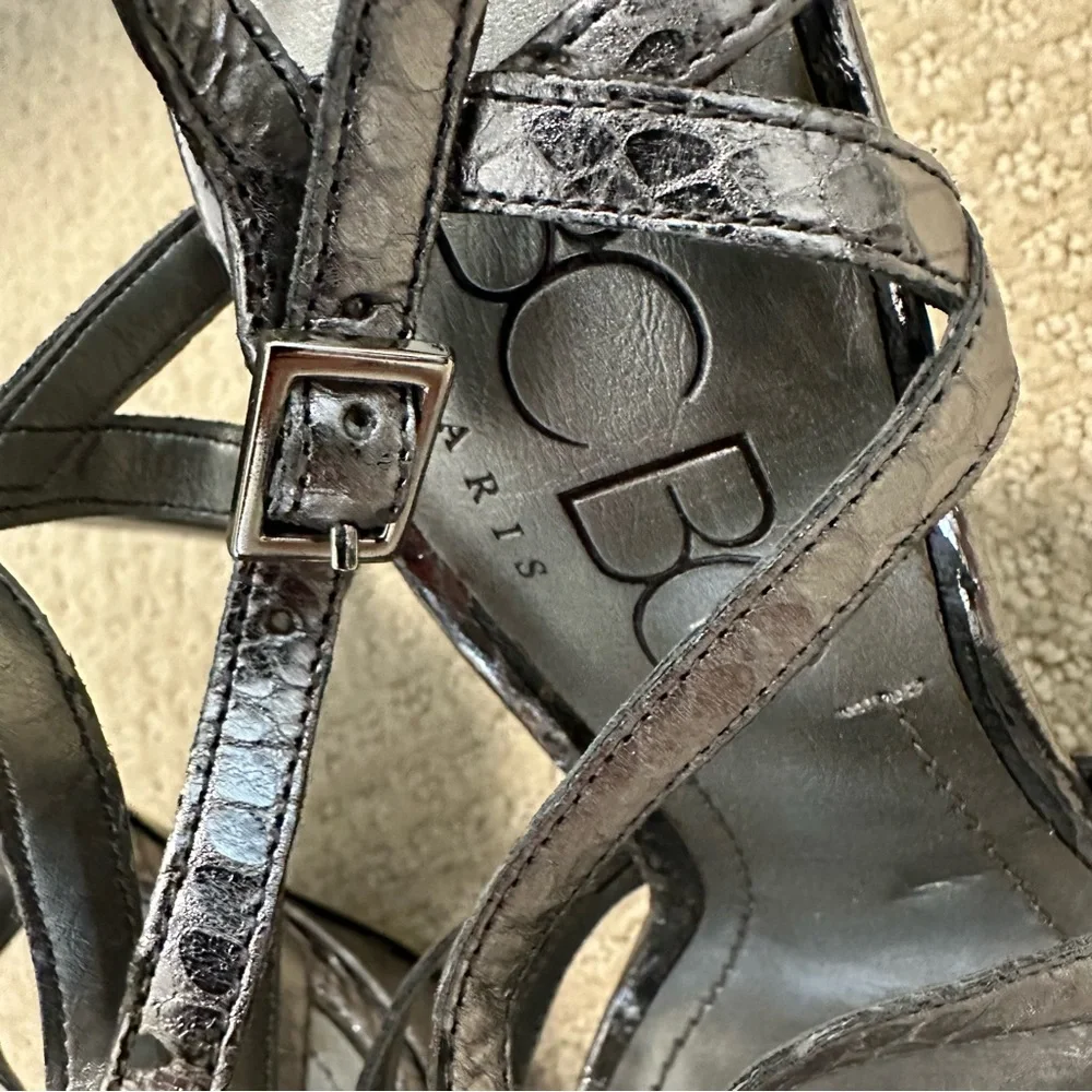 BCBG New Without Box Strappy Platform Snake Pattern Silver Heels Size 5.5! - Picture 7 of 9